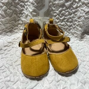 Old Navy Mustard Yellow Baby Mary Jane Shoes NWT Size 18-24M New